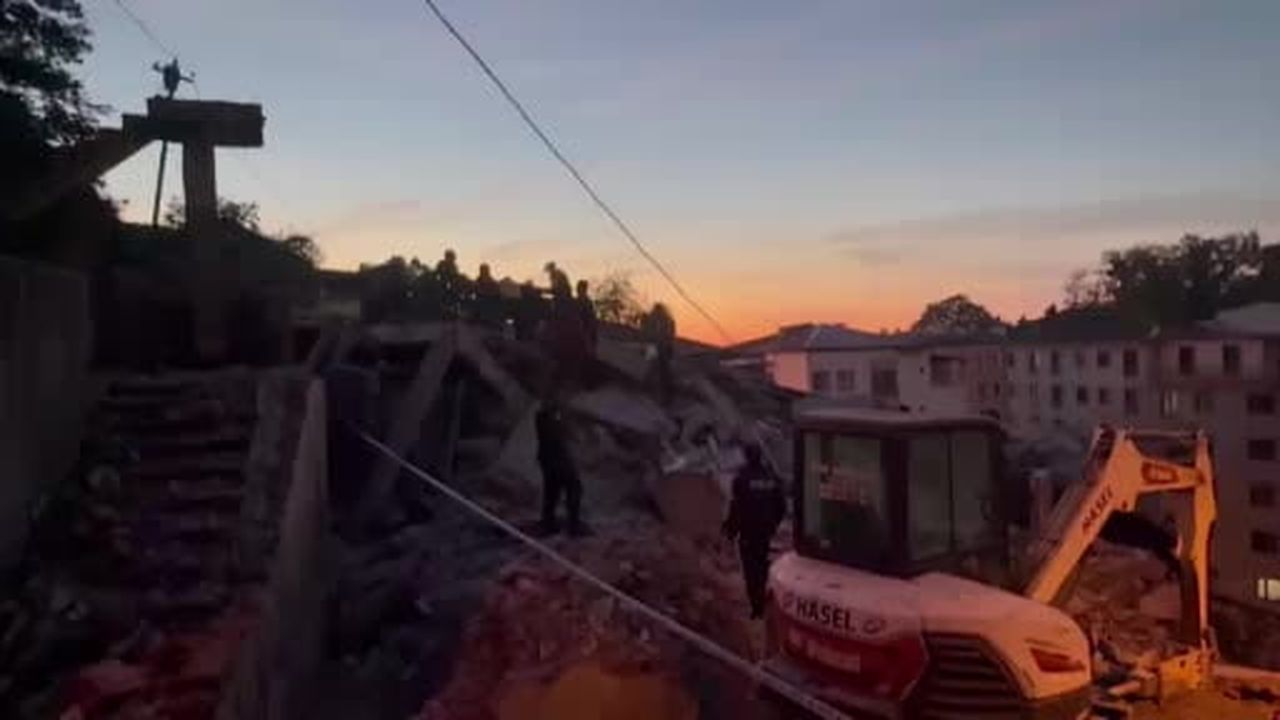 Zonguldak'ta 3 katlı bina çöktü: Enkaz altında kalanlar var