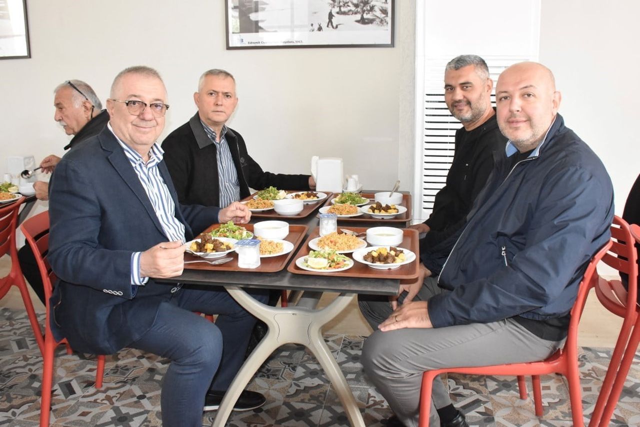 EDREMİT BELEDİYE BAŞKANI MEHMET ERTAŞ, EKİM AYI OLAĞAN MECLİS TOPLANTISININ ERTESİ GÜNÜ BELEDİYE...