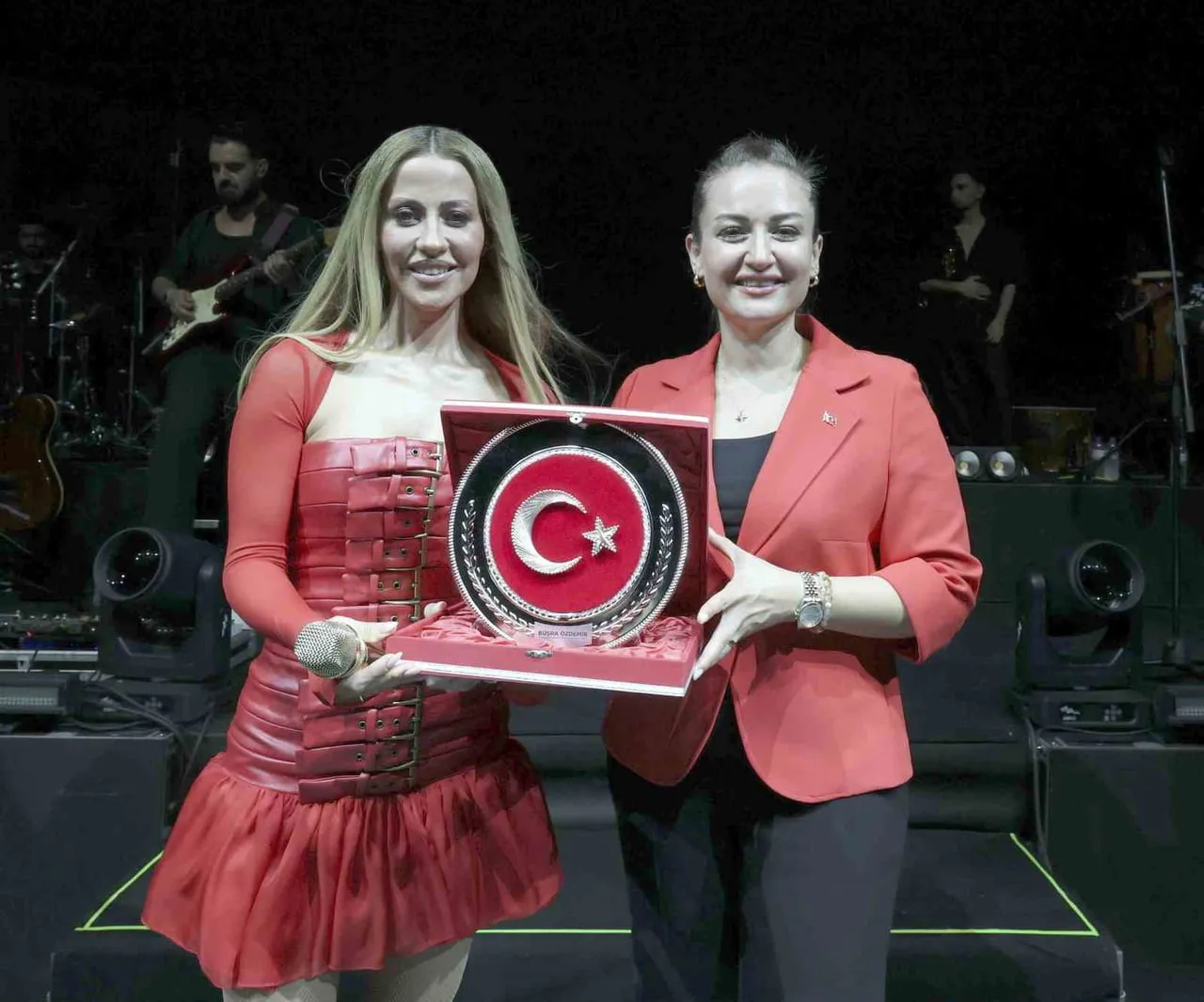 DERYA ULUĞ İLE ANTALYA BÜYÜKŞEHİR BELEDİYE BAŞKAN VEKİLİ BÜŞRA ÖZDEMİR