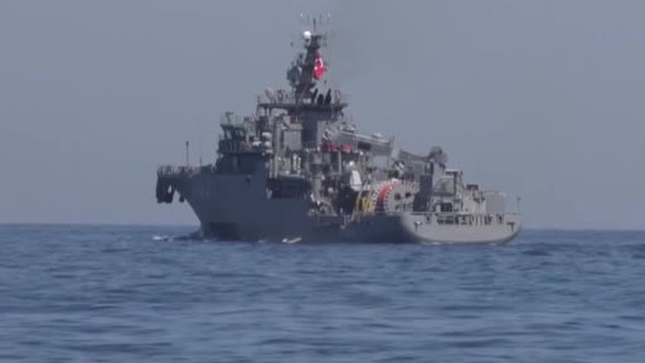 Sahil Güvenlik ekiplerinin helikopter destekli arama kurtarma çalışmaları sürüyor