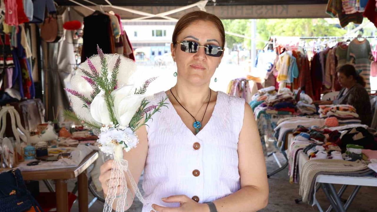 EL YAPIMI GELİN ÇİÇEKLERİ ÜRETEN SEMRA DAĞLI