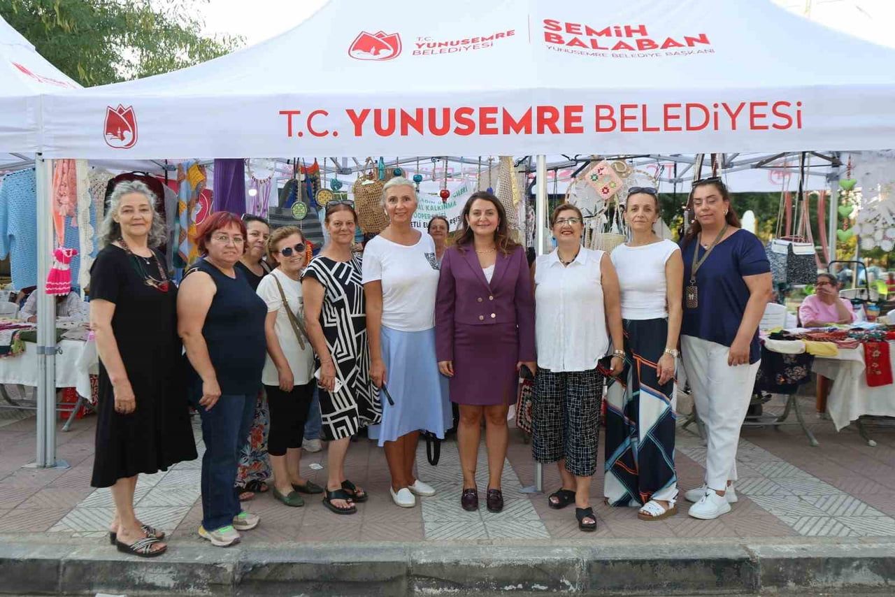 YUNUSEMRE BELEDİYESİ’NİN KATKILARIYLA DÜZENLENEN KADIN EL EMEĞİ GECE PAZARI, KAYNAK MAHALLESİ’NDE...