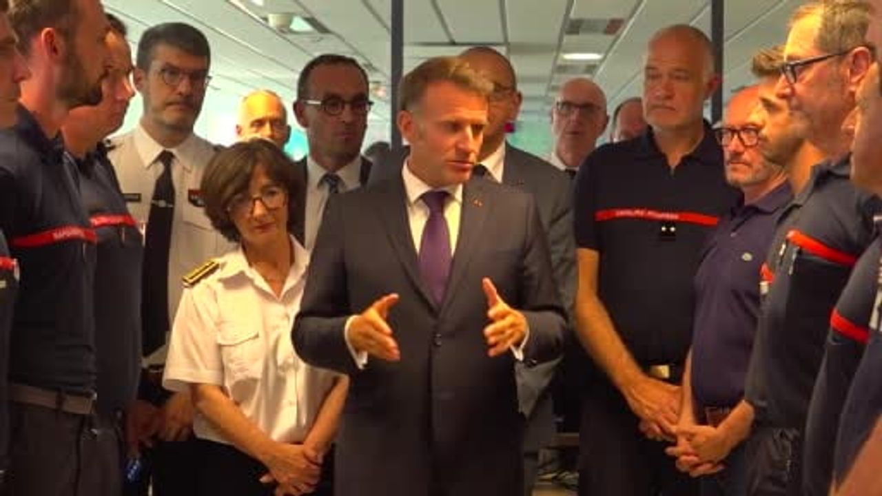 Fransa Cumhurbaşkanı Emmanuel Macron, ülkesinde devam eden orman yangınlarına ilişkin, "Eşi...