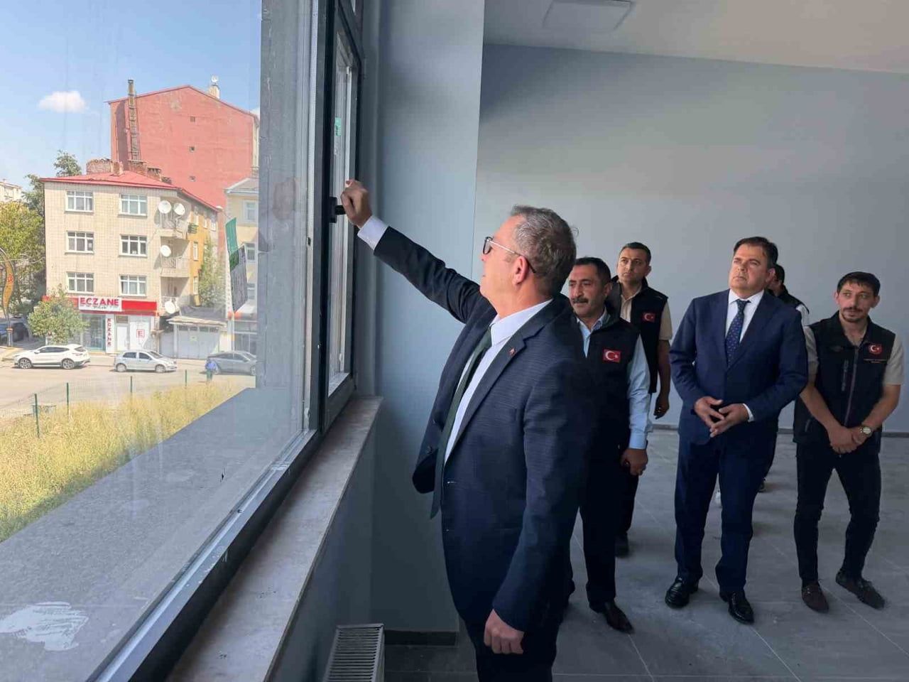 KARS’TA YENİ EĞİTİM ÖĞRETİM YILI ÖNCESİ OKULDA SON HAZIRLIKLAR(KARS-İHA)