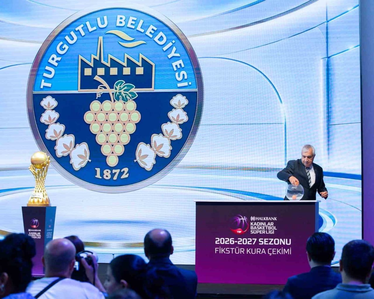 TURKCELL BASKETBOL GELİŞİM MERKEZİ MİLLİ TAKIMLAR SALONU'NDA GERÇEKLEŞTİRİLEN FİKSTÜR KURA...
