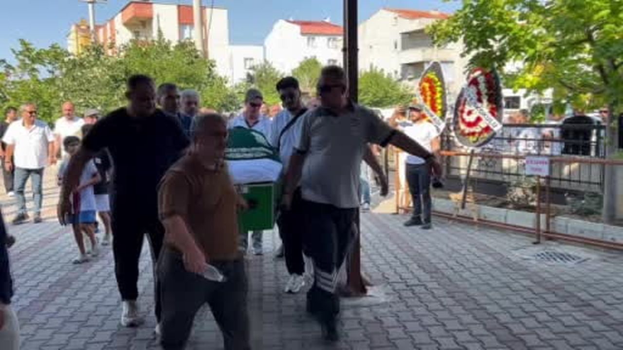 Çanakkale’de böcek ilacından zehirlenerek ölen Yusuf Talha son yolculuğuna uğurlandı