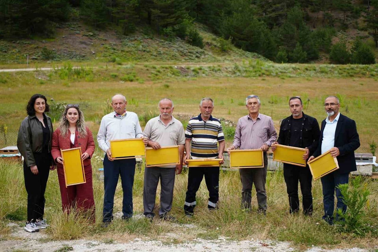 SAMSUN BÜYÜKŞEHİR BELEDİYESİ ÖNCÜLÜĞÜNDE HAYATA GEÇİRİLEN "AKDAĞ BALI SÖZLEŞMELİ ÜRETİM...