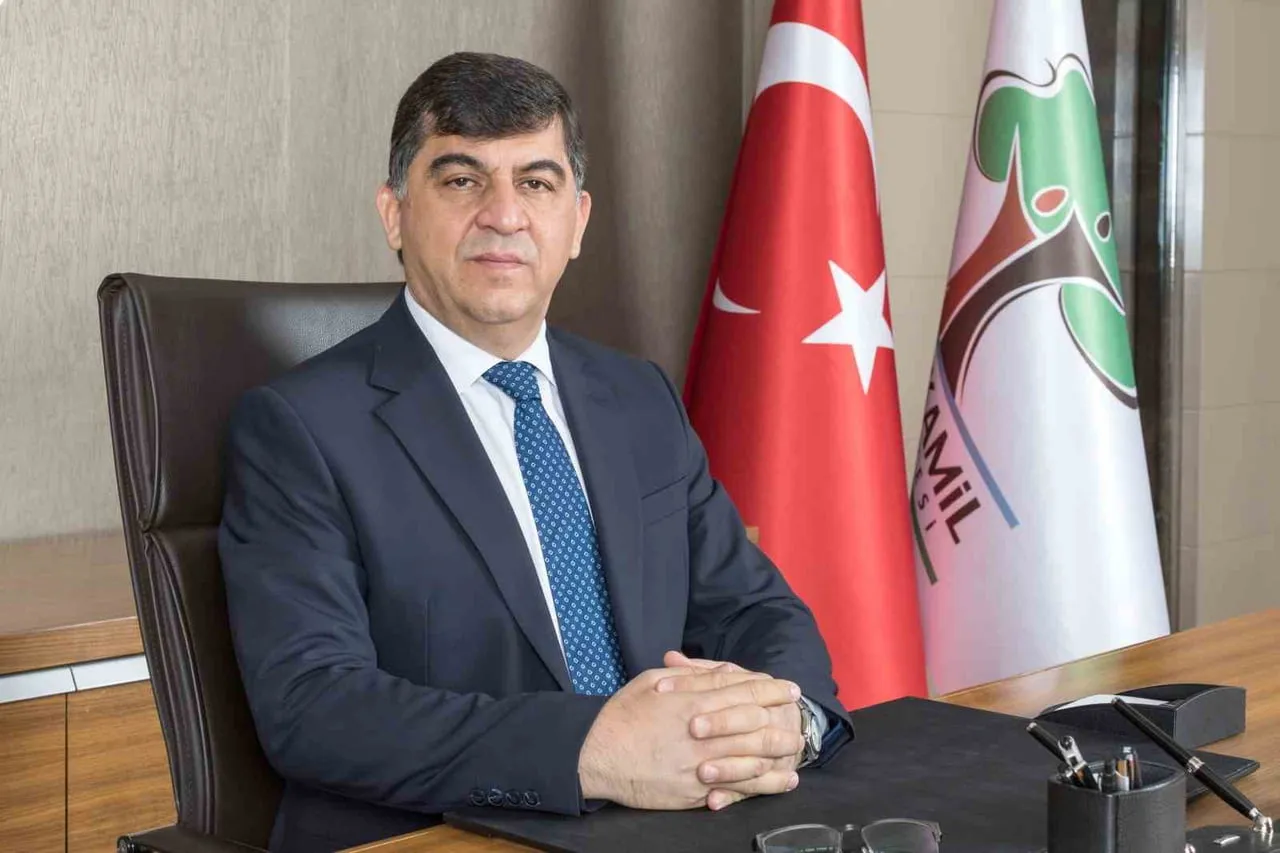 ŞEHİTKAMİL BELEDİYESİ ÖNCEKİ DÖNEM BELEDİYE BAŞKANI RIDVAN FADILOĞLU’NUN BABASI HÜSAMETTİN...