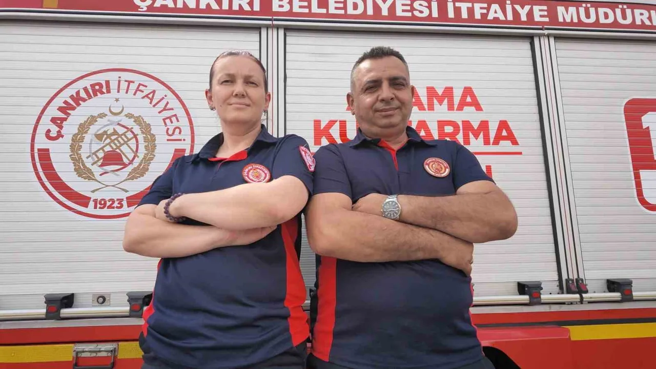 ÇANKIRI'DA İTFAİYECESİ OLARAK GÖREV YAPAN ÇİFT, HER GÜN HAYAT KURTARMAK İÇİN BİRLİKTE MESAİYEYE...
