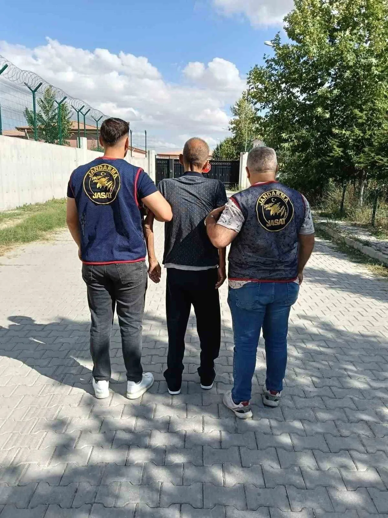 KONYA’DA JANDARMA EKİPLERİNİN 15 GÜNLÜK DENETİMLERİNDE 698 BİN 37 KİŞİ VE 1 MİLYON 814 BİN 924...