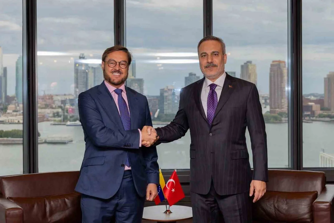 BAKAN FİDAN, VENEZUELA DIŞİŞLERİ BAKANI FELİX PLASENCİA GONZALES İLE BİR ARAYA GELDİ
