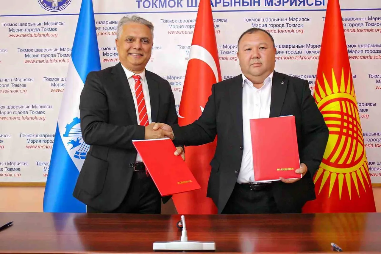 ANTALYA MURATPAŞA BELEDİYE BAŞKANI ÜMİT UYSAL, KIRGIZİSTAN'IN İPEK YOLU ÜZERİNDE BULUNAN TOKMOK...