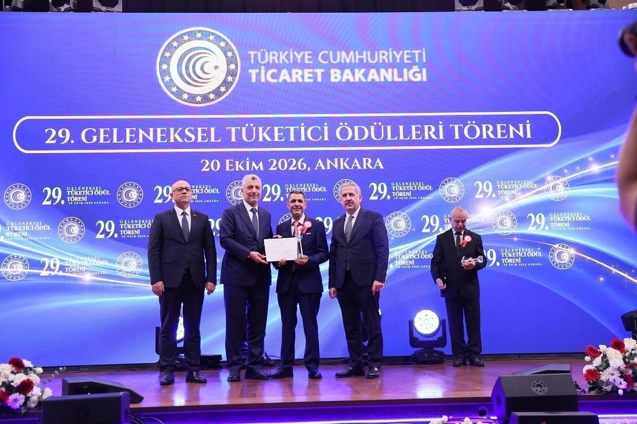 A GAZETE GENEL YAYIN YÖNETMENİ MEHMET ÇETİNKAYA, 'YAZILI BASIN TÜKETİCİ ÖDÜLÜ’NÜ TİCARET BAKANI...