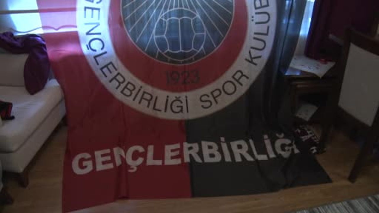 Ankara'da yaşayan 70 yaşındaki Süreyya Altıntaş, 15 yaşında gönül verdiği Gençlerbirliği sevgisini...