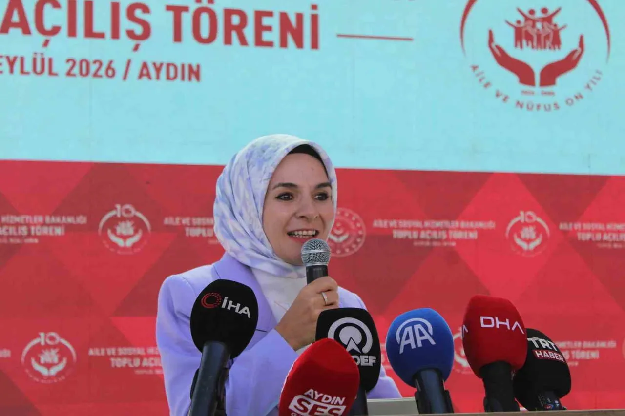 AİLE VE SOSYAL HİZMETLER BAKANI MAHİNUR ÖZDEMİR GÖKTAŞ, AYDIN'DA YAPIMI TAMAMLANAN DÖRT SOSYAL...