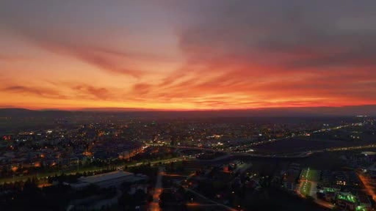 Eskişehir'de gün batımı böyle görüntülendi