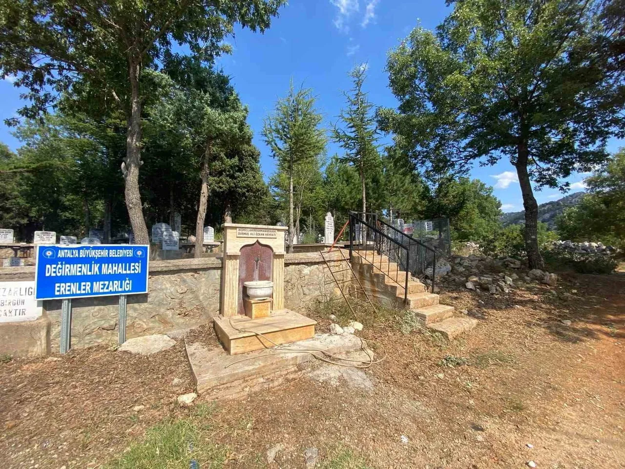 ANTALYA BÜYÜKŞEHİR BELEDİYESİ, AKSEKİ İLÇESİNDE BULUNAN MAHALLE MEZARLIKLARININ DAHA DÜZENLİ...