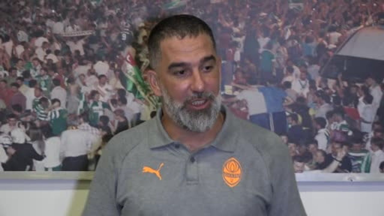 Shakhtar Donetsk Teknik Direktörü Arda Turan, Bursaspor ile 0-0 berabere kaldıkları hazırlık...