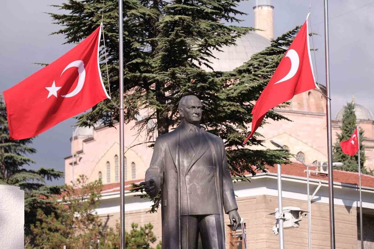 ESKİŞEHİR’DE 30 AĞUSTOS ZAFER BAYRAMI’NIN 104. YIL DÖNÜMÜ GÖRKEMLİ BİR ŞEKİLDE KUTLANIYOR....