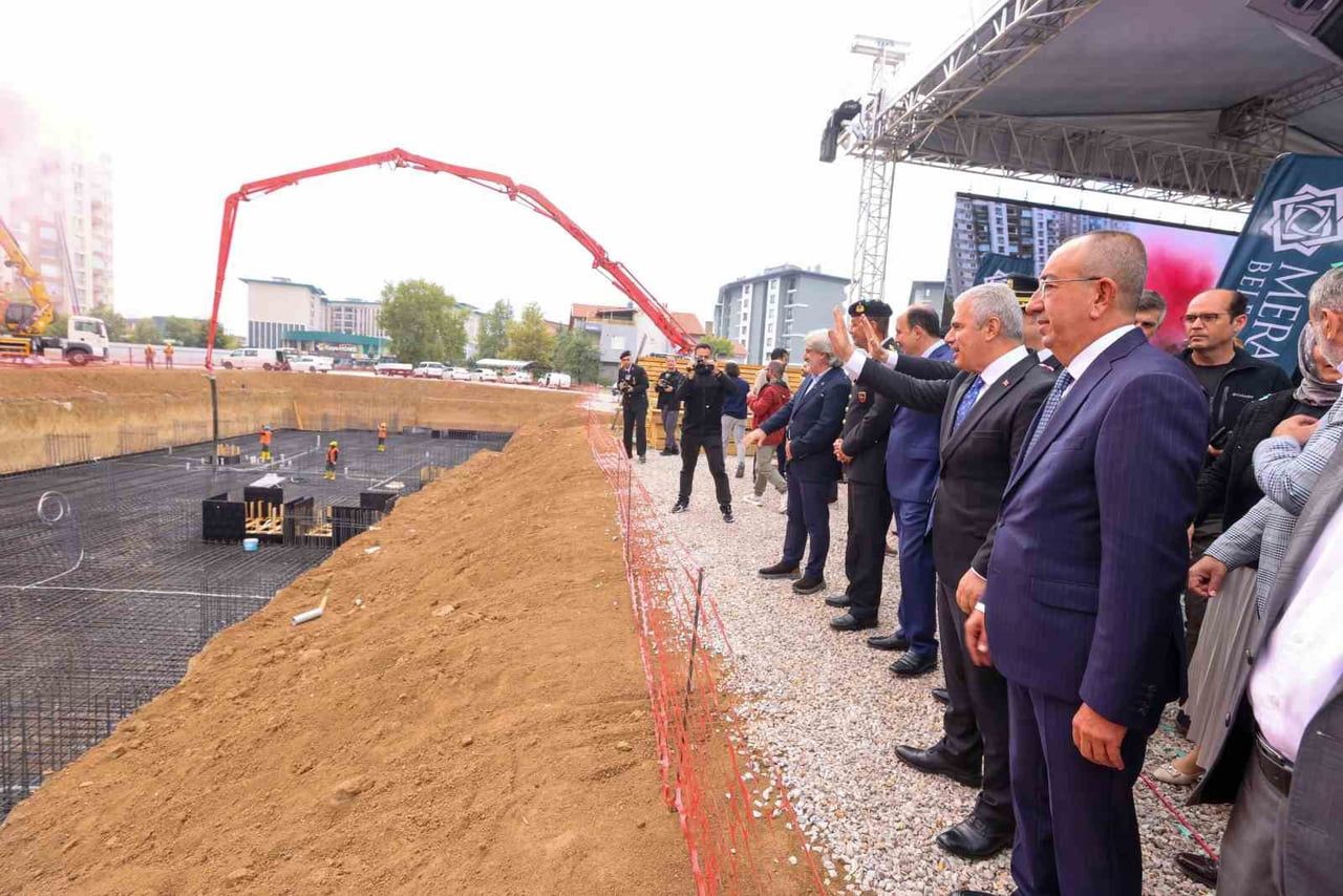 MERAM’IN KAMU HİZMETLERİ İÇİN MODERN BİR MERKEZ DAHA KAZANDIRILIYOR. MERAM’DA GÜVENLİK...