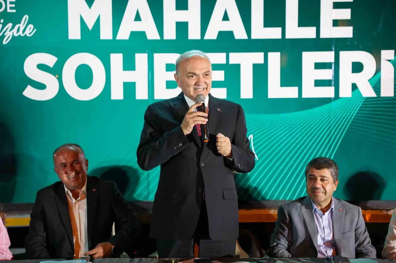 DÜZCE BELEDİYE BAŞKANI DR. FARUK ÖZLÜ, MAHALLE SOHBETLERİ KAPSAMINDA DARICI MAHALLESİ SAKİNLERİYLE...
