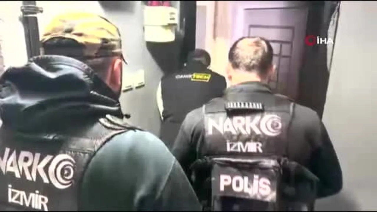 İzmir'de 32 kilo metamfetamin maddesi ele geçirildi