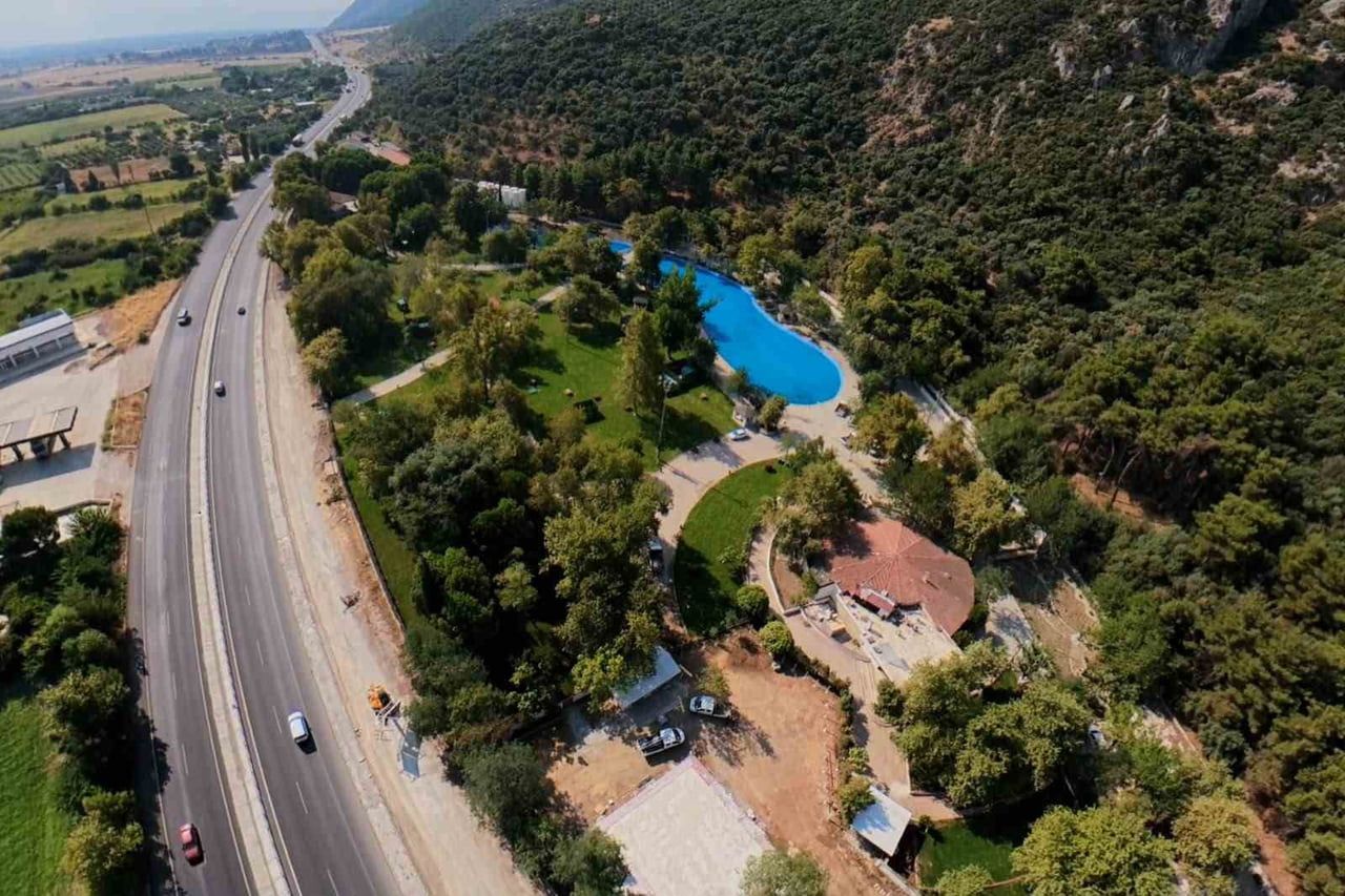 MANİSA BÜYÜKŞEHİR BELEDİYE BAŞKANI BESİM DUTLULU, KAPSAMLI YENİLEME ÇALIŞMALARININ TAMAMLANMA...