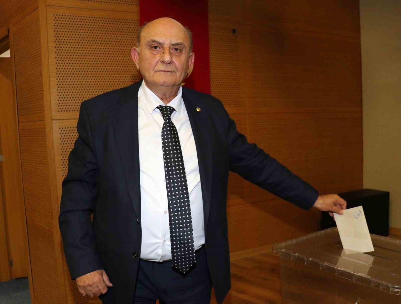 MANİSA TİCARET VE SANAYİ ODASI’NDA 2026-2030 DÖNEMİ MECLİS BAŞKANLIĞI SEÇİMİNDE ÜMİT TÜREK...