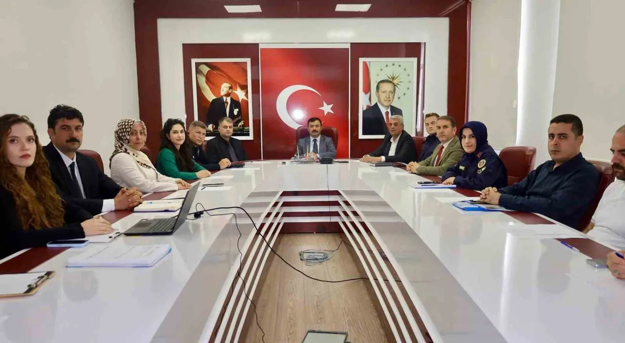 KAHTA’DA KADINA YÖNELİK ŞİDDET VE ÇOCUKLARIN KORUNMASI MASAYA YATIRILDI