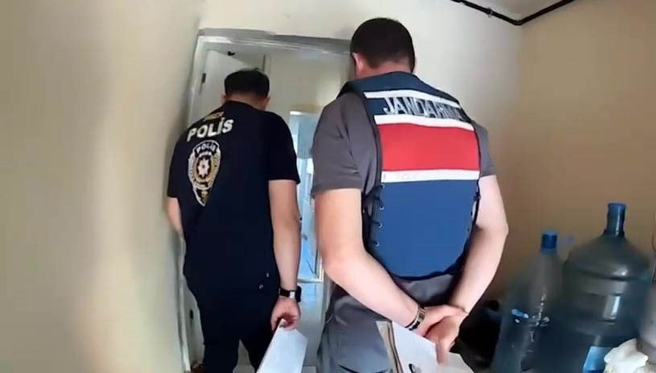 EMNİYET VE JANDARMA EKİPLERİNCE DÜZENLENEN OPERASYONDA 15 KİŞİ GÖZALTINA ALINDI.