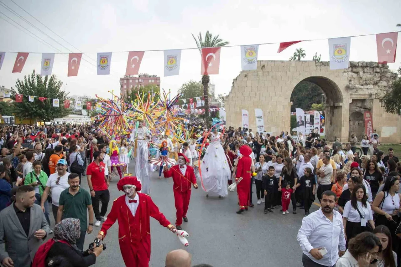 MERSİN'DE 6-7-8 KASIM TARİHLERİNDE DÜZENLENECEK 5. ULUSLARARASI TARSUS FESTİVALİ İÇİN GERİ SAYIM...