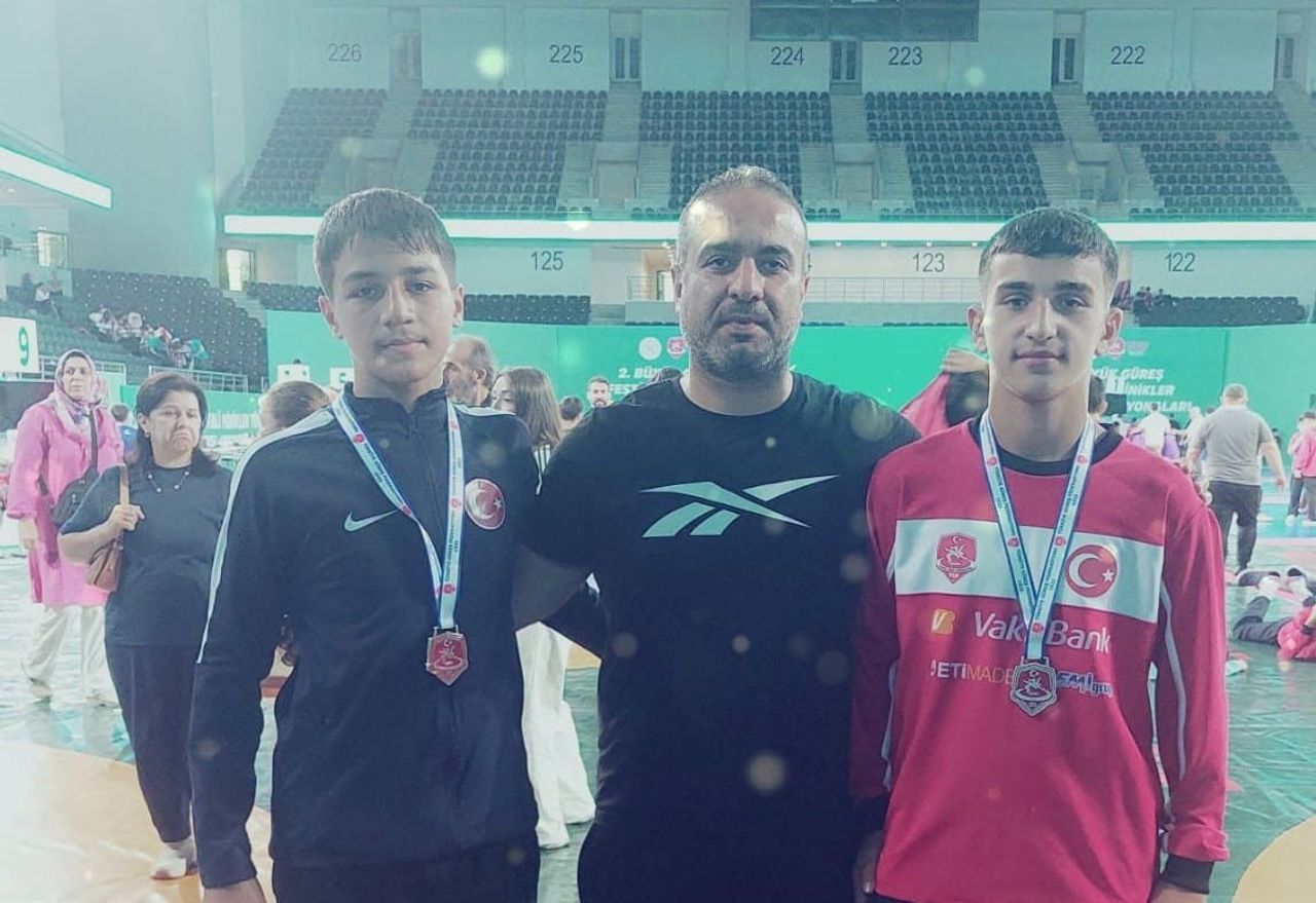 MİNİKLER TÜRKİYE GÜREŞ ŞAMPİYONASI'NDA GREKOROMEN STİL U13 KATEGORİSİNDE MİNDERE ÇIKAN DÜZCELİ...