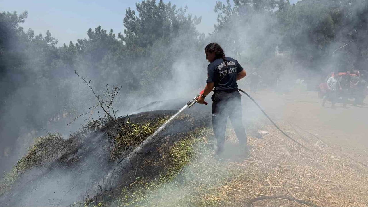 AYDIN BÜYÜKŞEHİR İTFAİYESİ 8 GÜNDE 445 YANGINA MÜDAHALE ETTİ