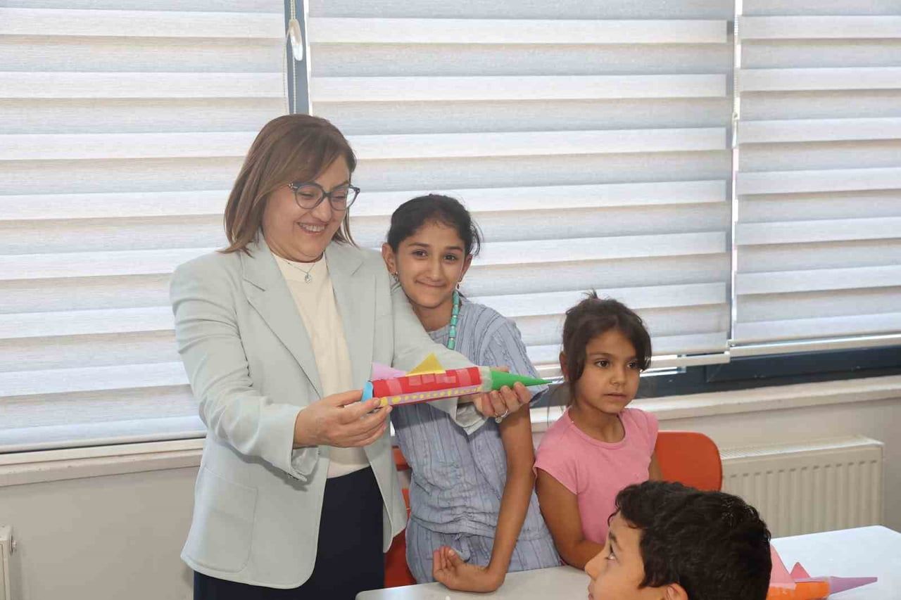 GAZİANTEP BÜYÜKŞEHİR BELEDİYE BAŞKANI FATMA ŞAHİN, BÜYÜKŞEHİR BELEDİYESİ’NİN SPOR TESİSLERİNDE VE...