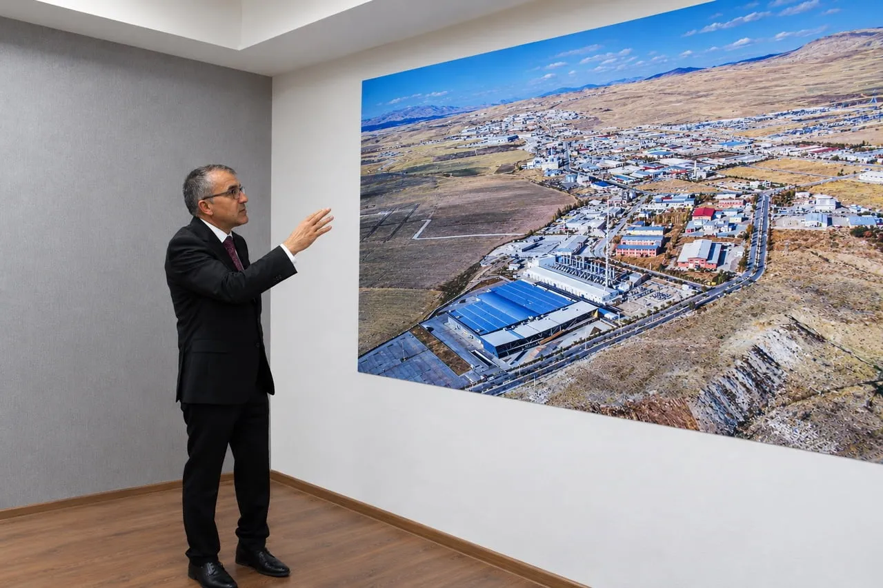 VAN ORGANİZE SANAYİ BÖLGESİ (OSB) YÖNETİM KURULU BAŞKANI MEMET ASLAN, KAPIKÖY GÜMRÜK KAPISI’NIN...