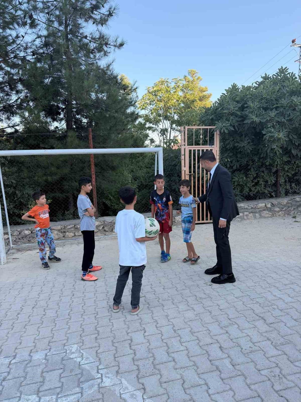 DİYARBAKIR'DA EĞİL BELEDİYESİNCE ÖĞRENCİLERE KIRTASİYE DESTEĞİ SAĞLANDI.