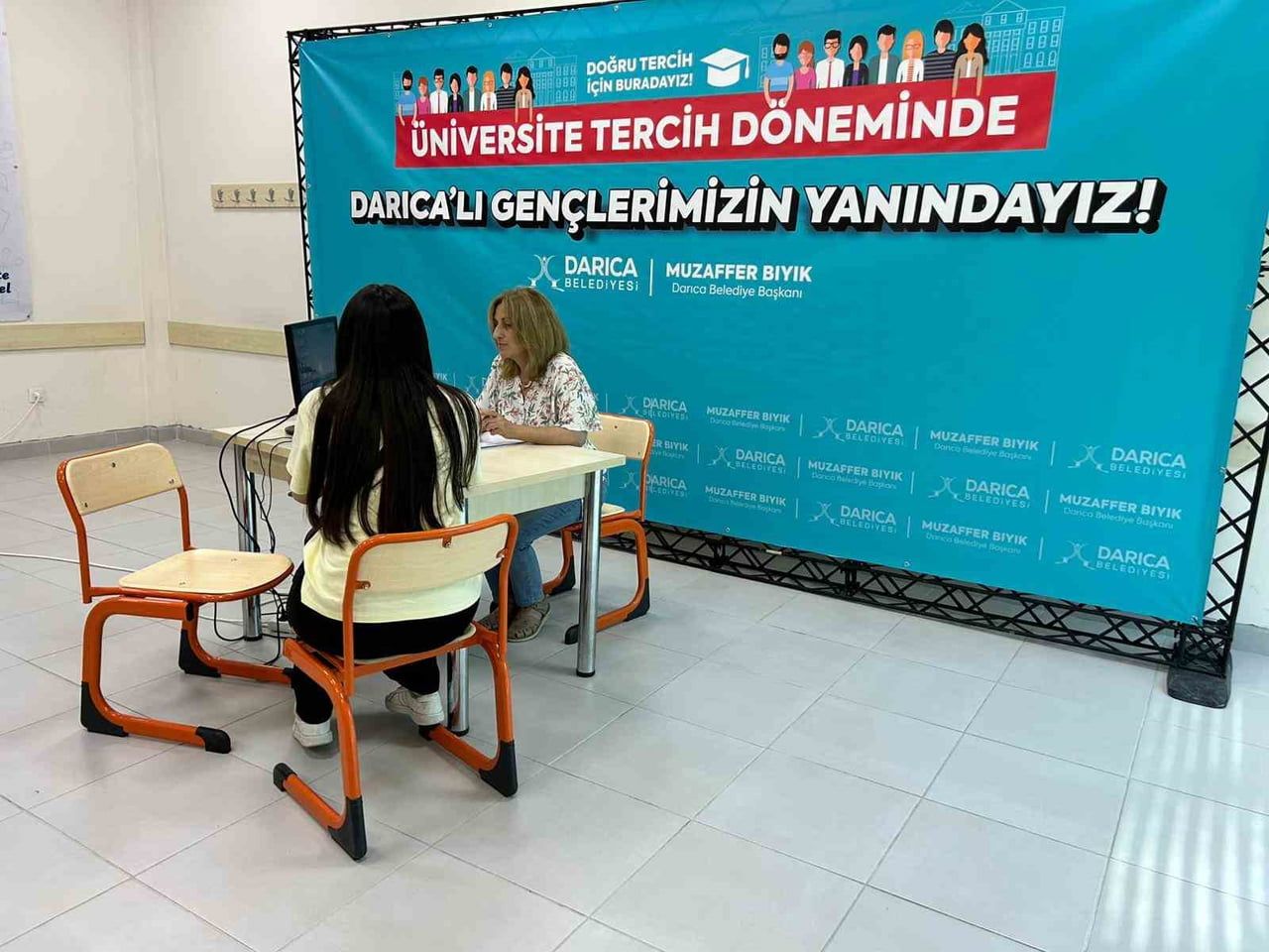 DARICA'DA ÜNİVERSİTE ADAYLARI İÇİN YÜKSEKÖĞRETİM KURUMLARI SINAVI (YKS) ÜCRETSİZ TERCİH...