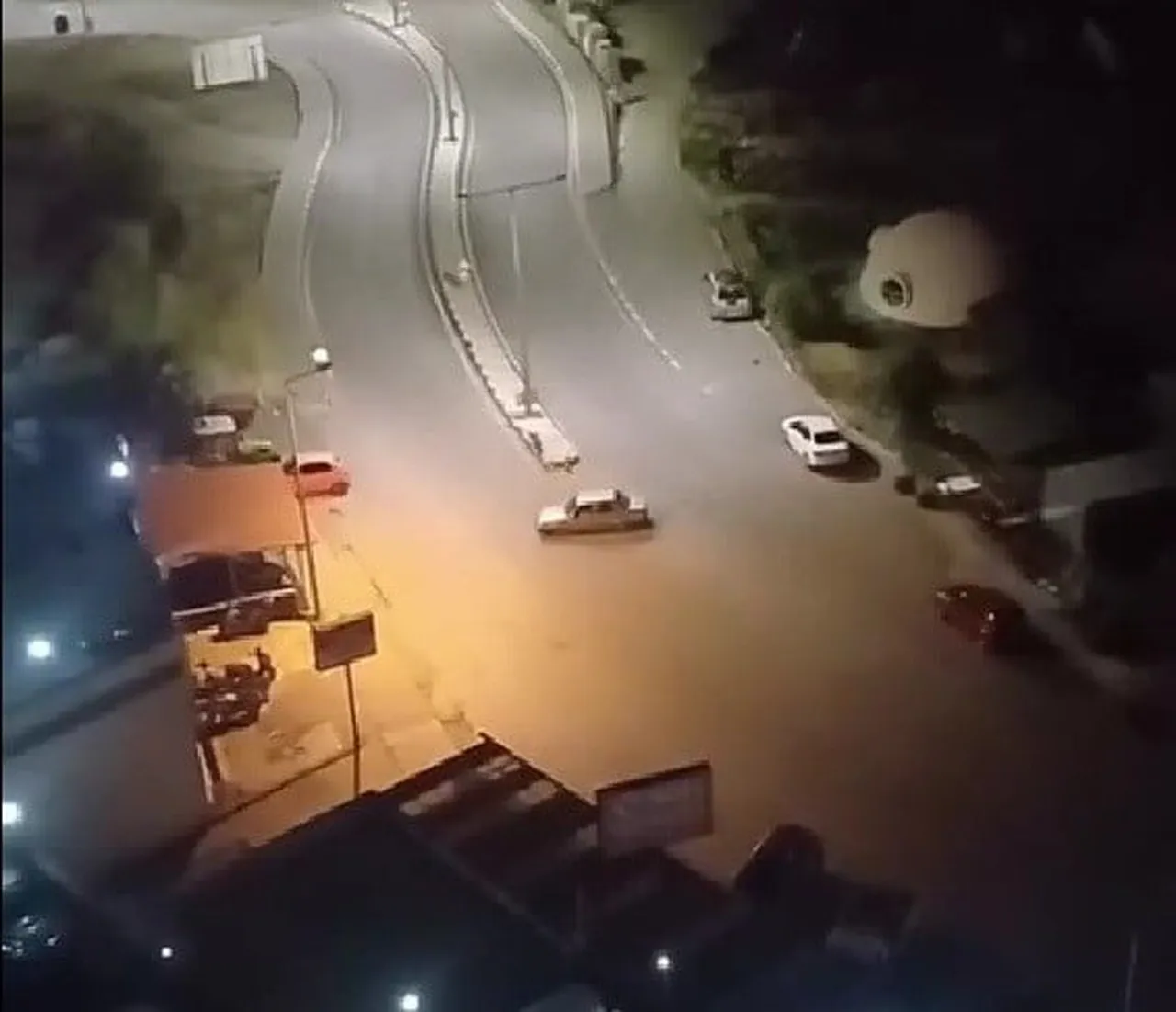 KARABÜK’TE OTOMOBİLİYLE DRİFT ATARAK TRAFİĞİ TEHLİKEYE DÜŞÜREN SÜRÜCÜYE 140 BİN TL PARA CEZASI...