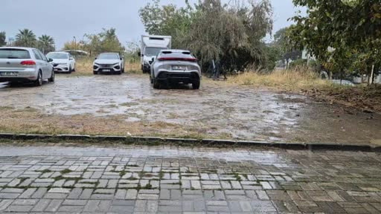 Sağanak yağış Tekirdağ’da hayatı olumsuz etkiledi