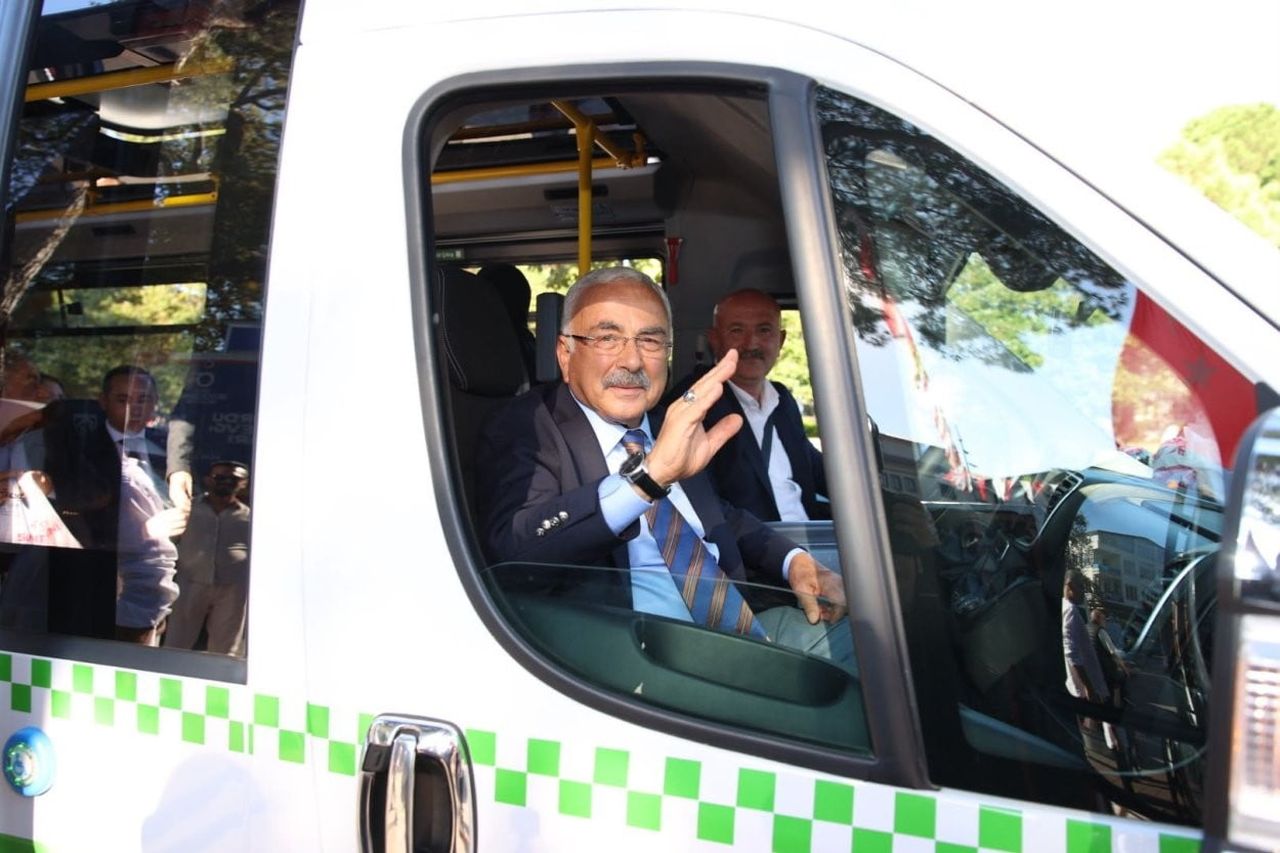 ORDU BÜYÜKŞEHİR BELEDİYE BAŞKANI MEHMET HİLMİ GÜLER VE PROTOKOL, YENİ DOLMUŞ HATTINI...