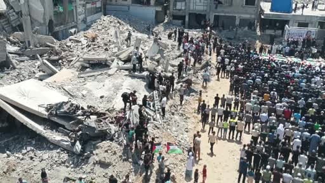Gazze Şeridi'nde 2023'te İsrail saldırısında hayatını kaybeden Hassayna ve Ebu Şeria ailesinin 112...