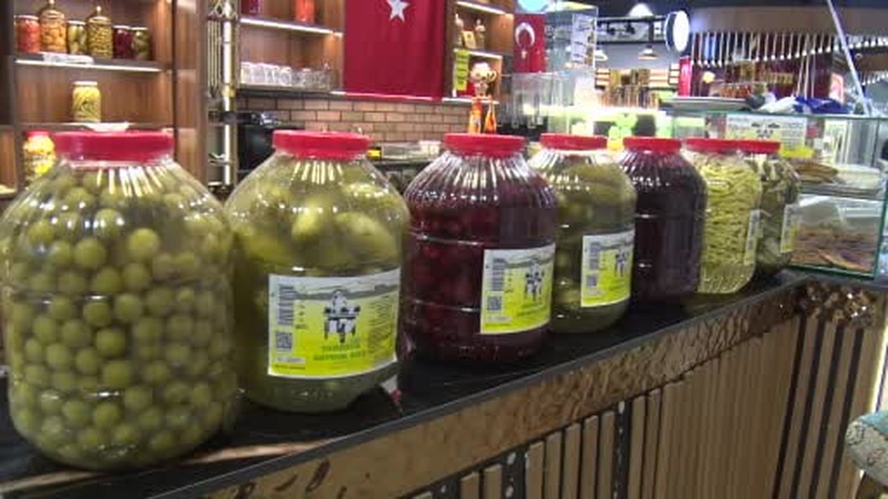 Turşu sezonu başladı, yılların turşucusundan püf noktaları geldi