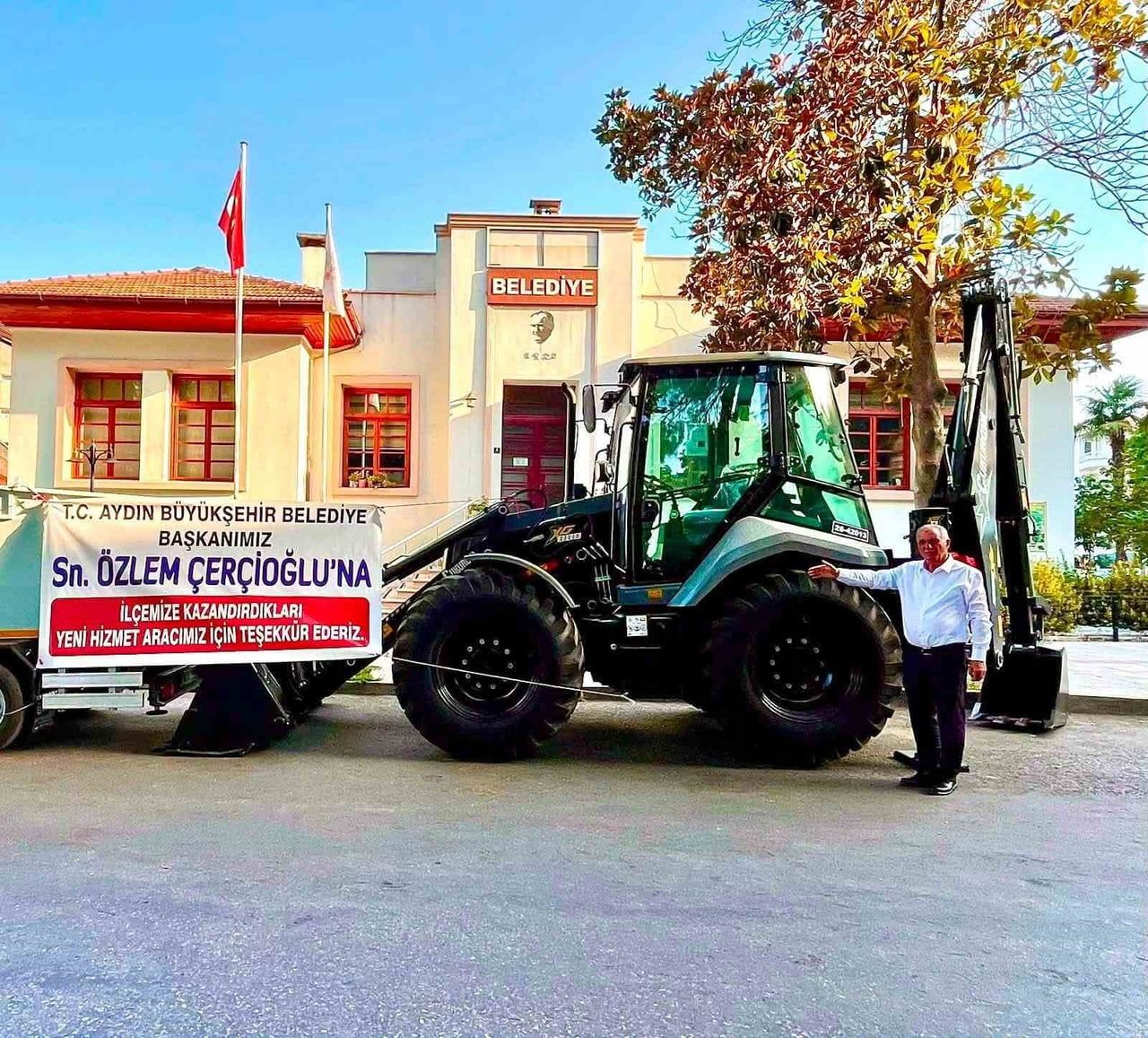 SULTANHİSAR BELEDİYE BAŞKANI OSMAN YILDIRIMKAYA, AYDIN BÜYÜKŞEHİR BELEDİYESİ'NİN ARAÇ VE EKİPMAN...