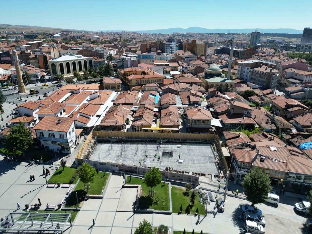 ÇORUM’DA 1956 YILINDA ÇIKAN YANGINDA TAMAMEN YOK OLAN ESKİ HÜKÜMET KONAĞI’NIN İZLERİ, TARİHİ ÇORUM...