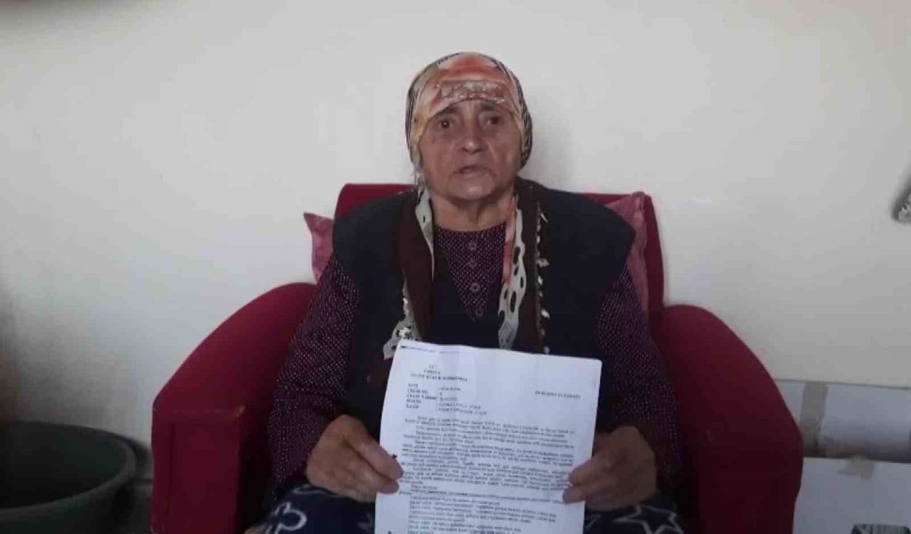 AMASYA'NIN TAŞOVA İLÇESİNDE OĞLUYLA MAHKEMELİK OLAN 90 YAŞINDAKİ ANNE, EVSİZ KALMA TEHLİKESİYLE...
