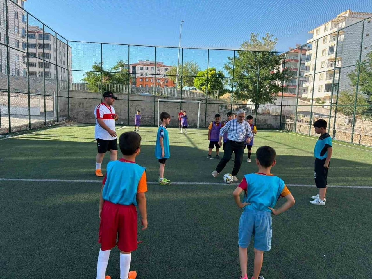 ADIYAMAN BESNİ İLÇE MÜFTÜLÜĞÜ İLE BESNİ GENÇLİK VE SPOR İLÇE MÜDÜRLÜĞÜ İŞ BİRLİĞİNDE, İLÇEDEKİ YAZ...