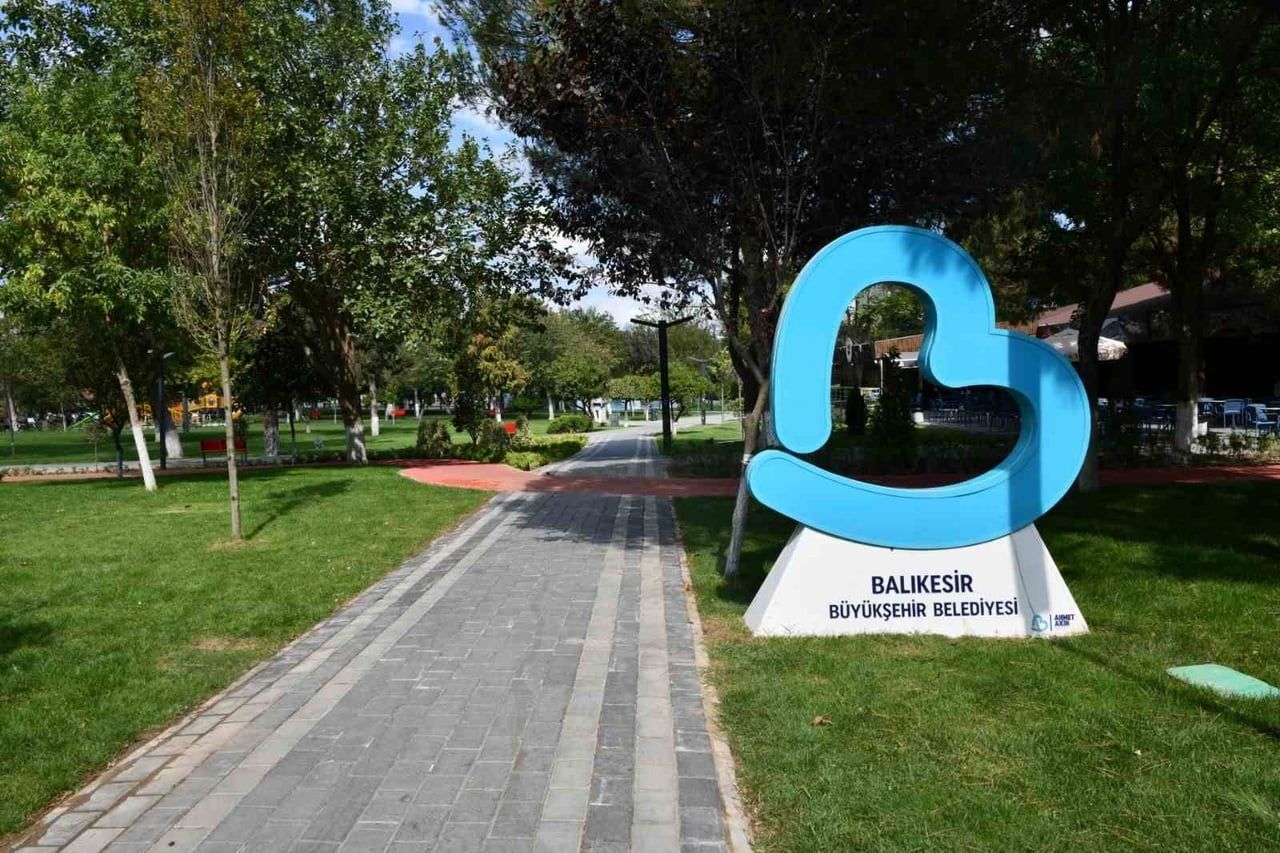 BALIKESİR BÜYÜKŞEHİR 2,5 YILDA ŞEHRE 42 PARK ALANI KAZANDIRDI