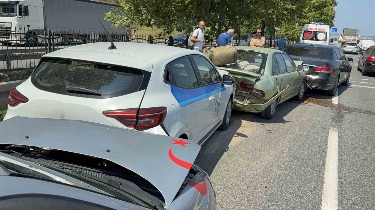 SAMSUN’UN CANİK İLÇESİNDE 4 OTOMOBİLİN KARIŞTIĞI ZİNCİRLEME TRAFİK KAZASINDA YARALANAN OLMAZKEN...