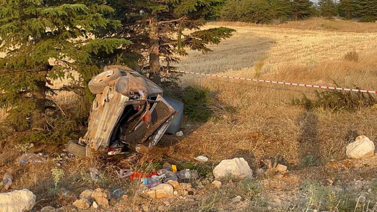 KARAMAN'DA KONTROLDEN ÇIKAN OTOMOBİL ŞARAMPOLE TAKLA ATTI. KAZADA ARAÇ HURDAYA DÖNERKEN, SÜRÜCÜSÜ...