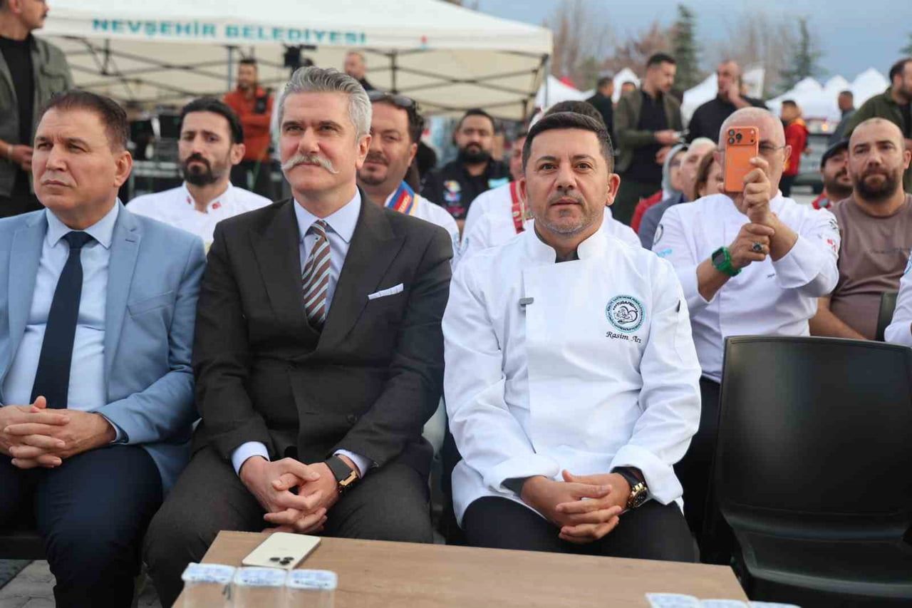 NEVŞEHİR’DE YÖRESEL ÜRÜN VE LEZZETLERİN TANITILMASI AMACIYLA DÜZENLENEN NEVŞEHİR GASTRONOMİ...